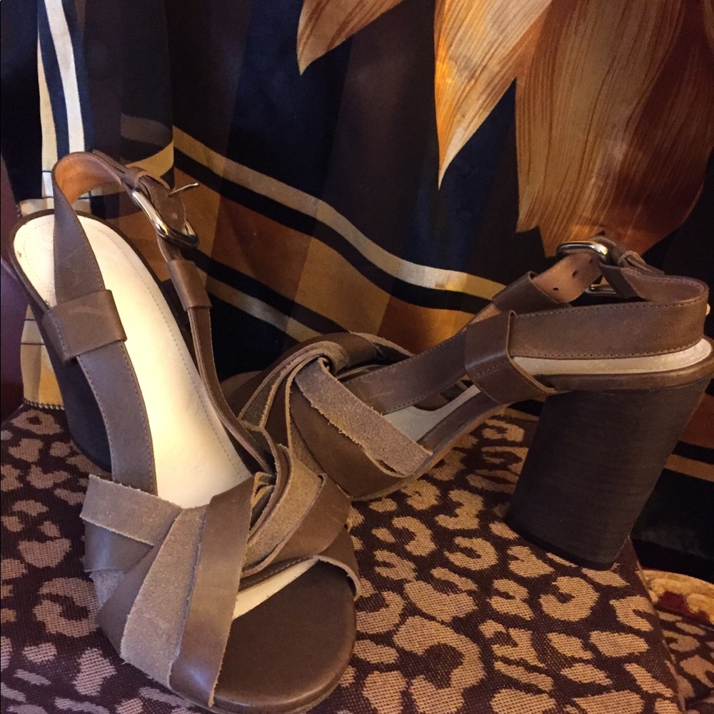Ladies shoes